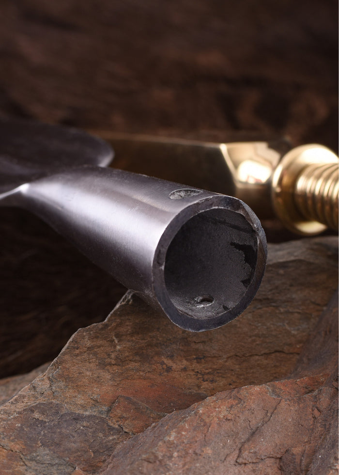 Spydspids og skaftkappe, græsk dory, semi-skarp