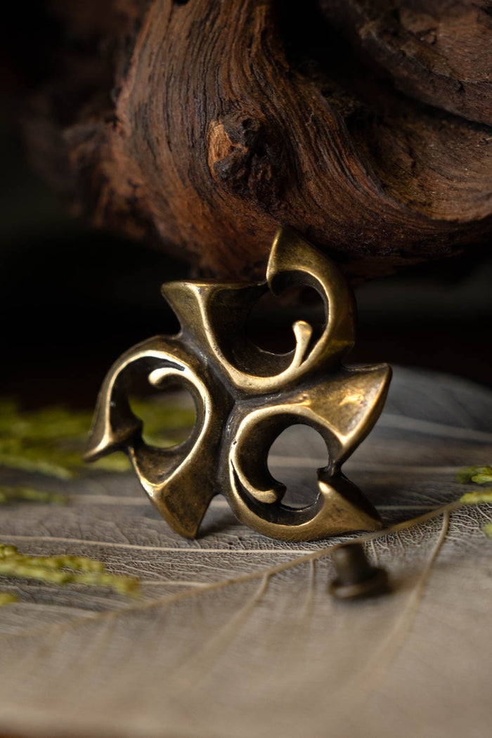 Garniture de ceinture romaine en forme de trompette