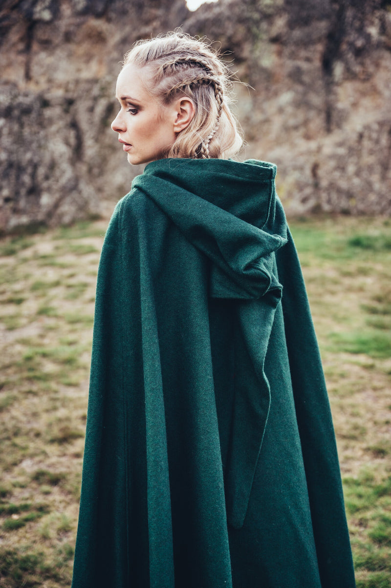 Bestickter Mantel Damia, grün, Wollmischung