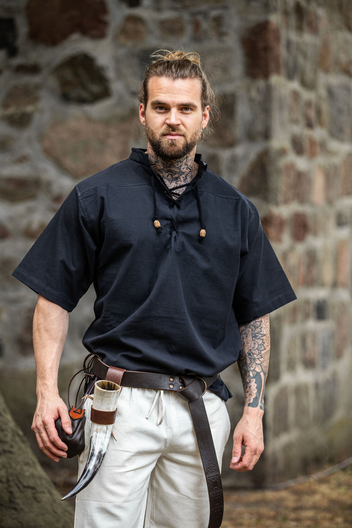 Medieval shirt with short sleeves, black