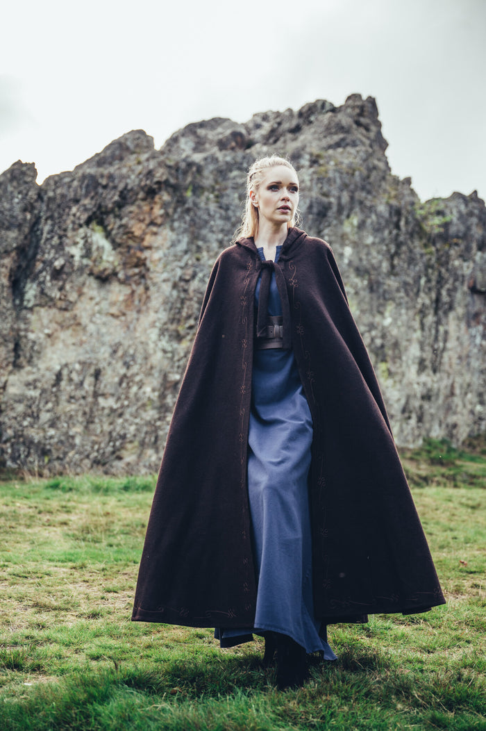 Manto bordado Damia, mezcla de lana, marrón