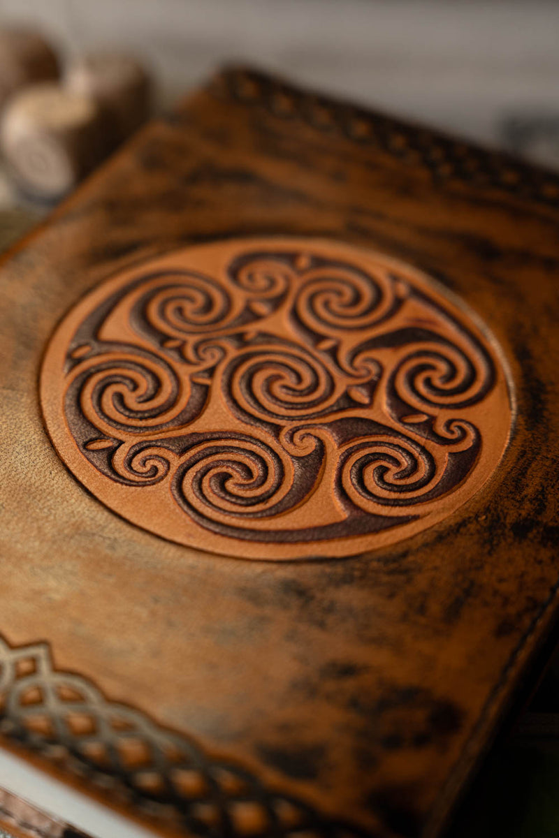Libro in pelle celtico