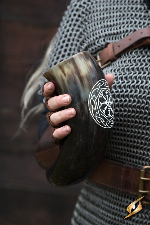 Cuerno para beber vikingo Aegishjalmur, oscuro, 500–650 ml