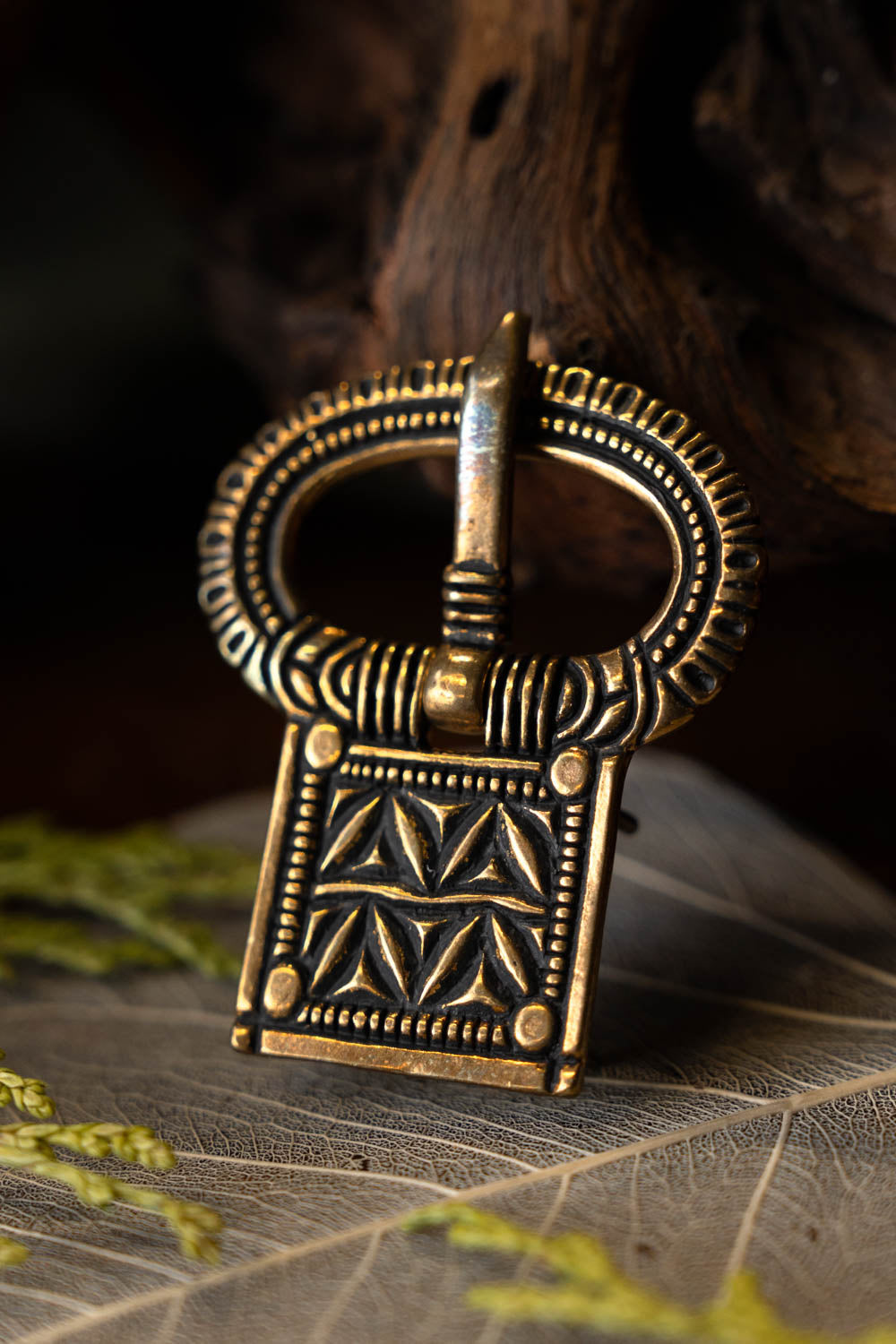 Late classical belt buckle