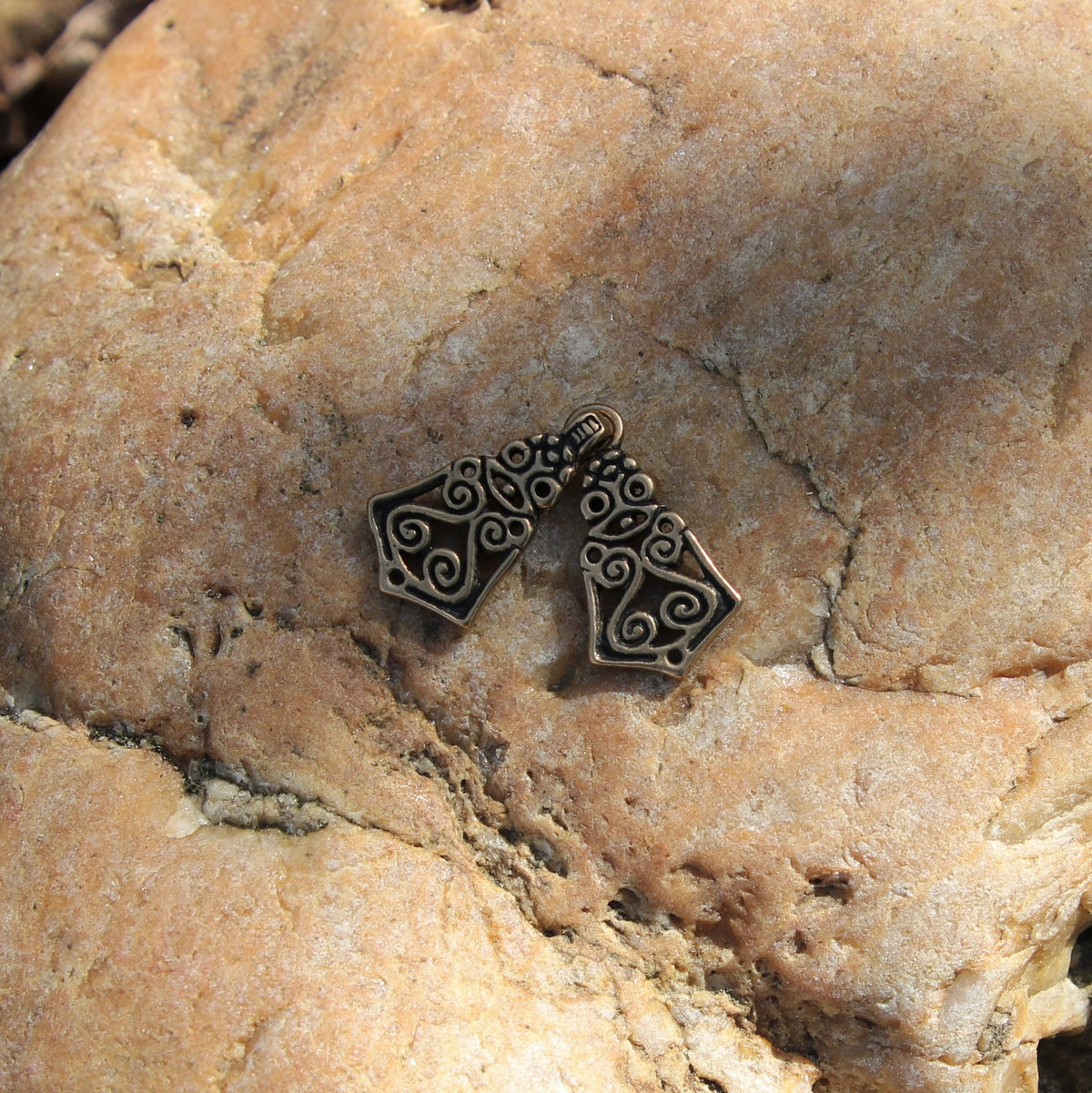 Avarische mantelsluiting, brons