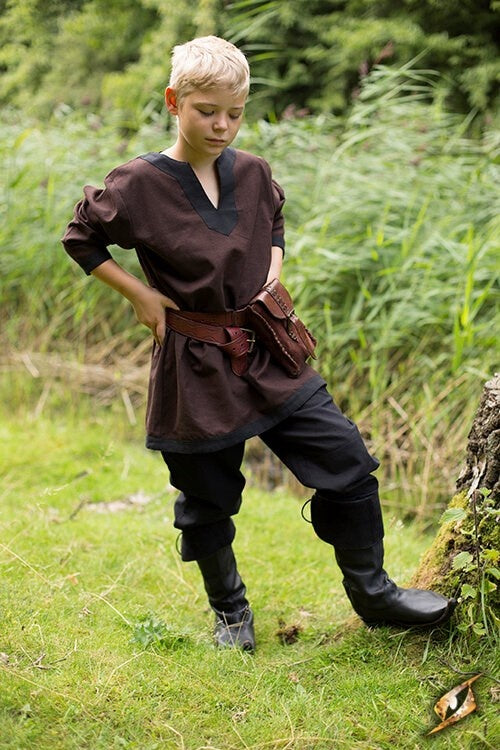 Medieval long-sleeved tunic brown