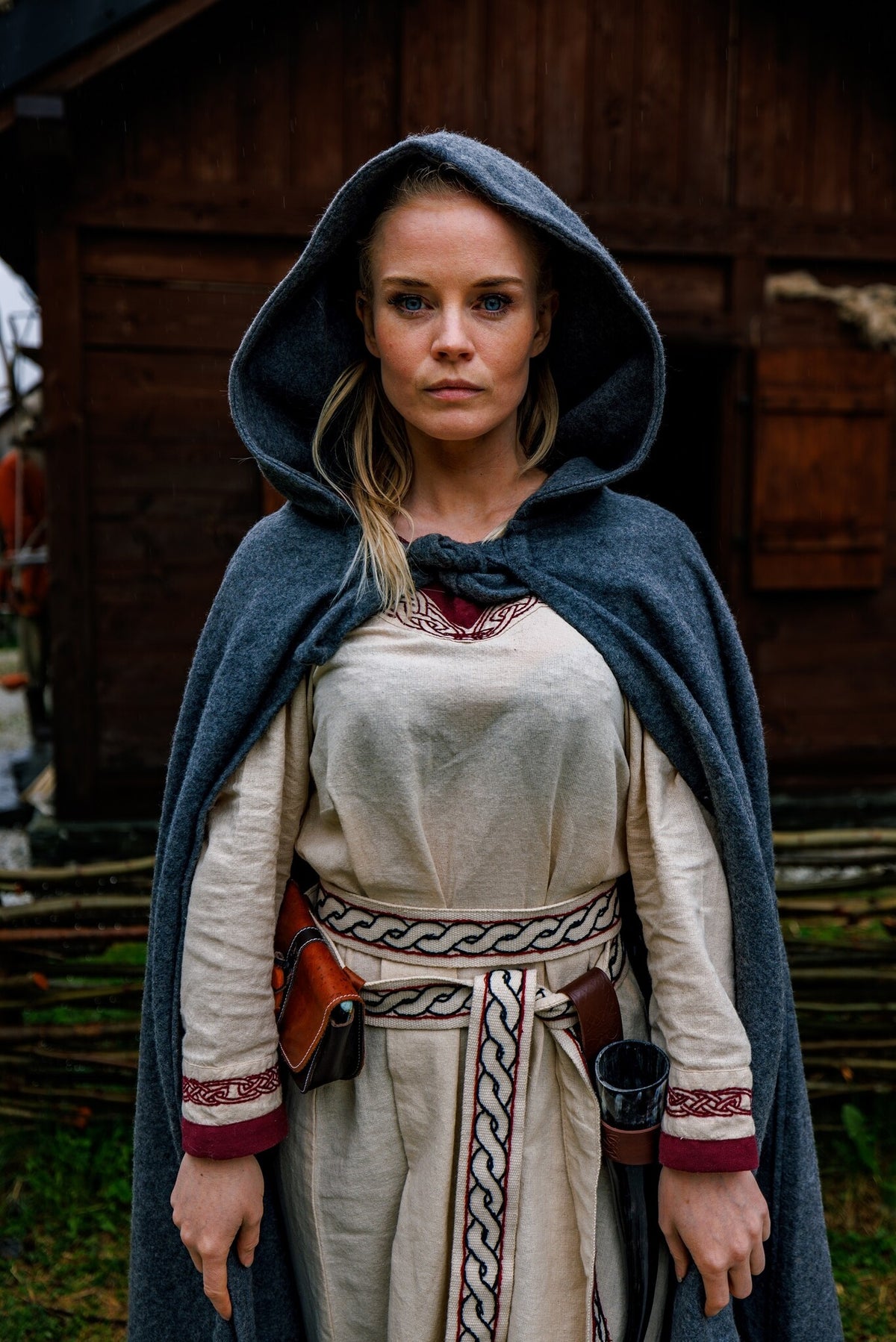 Średniowieczny płaszcz Karen, szary, mieszanka wełny