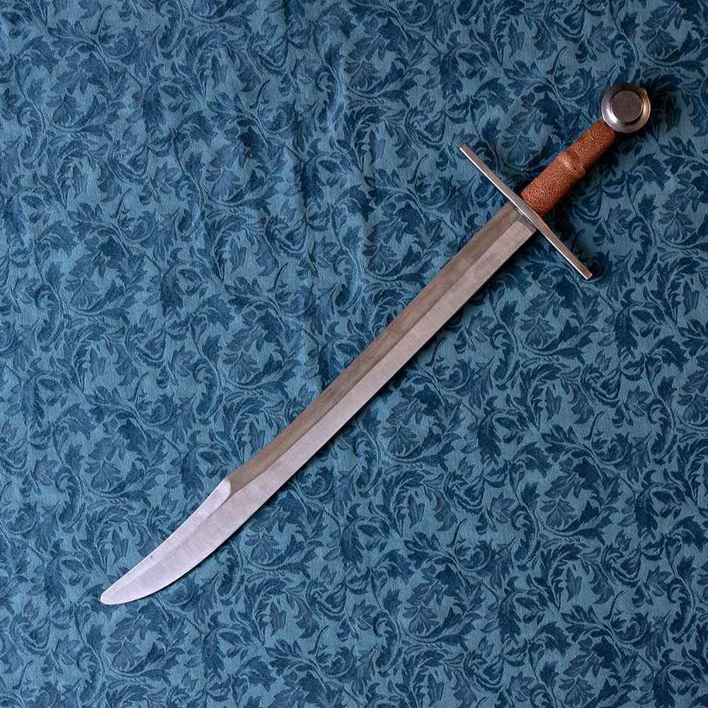 Gotikos falchion, bukas (battle-ready)