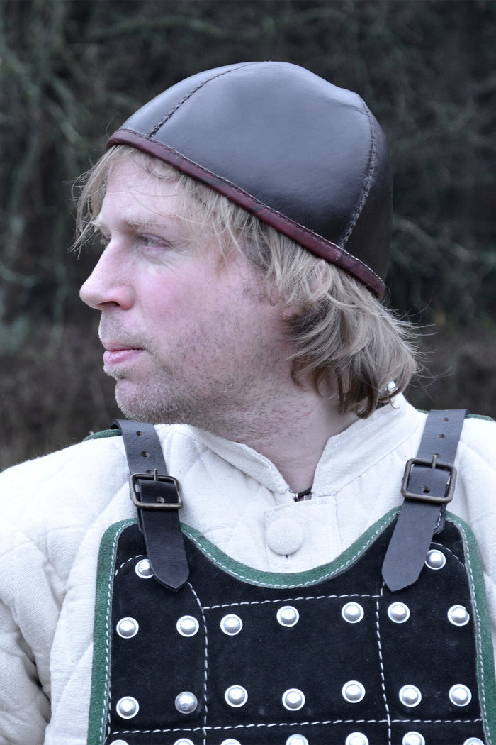 Historisk hætte, læder, brun