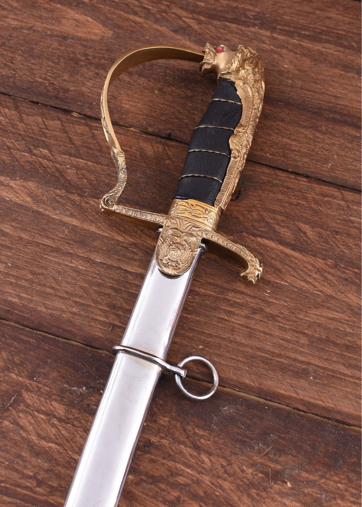 Sciabola da ufficiale tedesca con testa di leone, semi-affilata