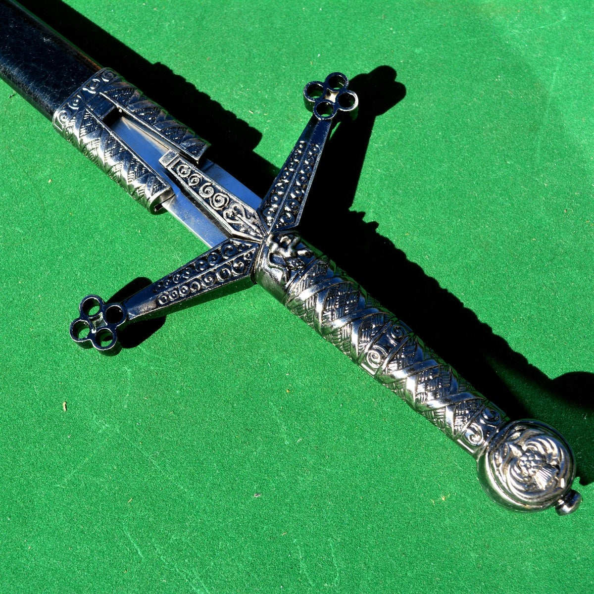 Scottish dagger with honeycomb motif, semi-sharp