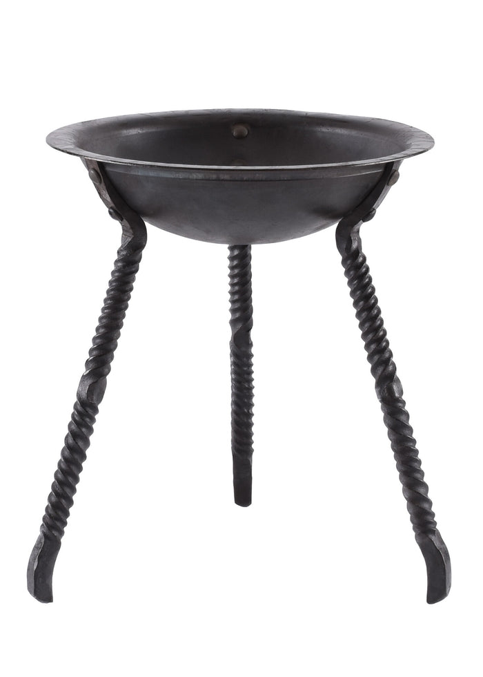 Małe palenisko ogrodowe na nogach