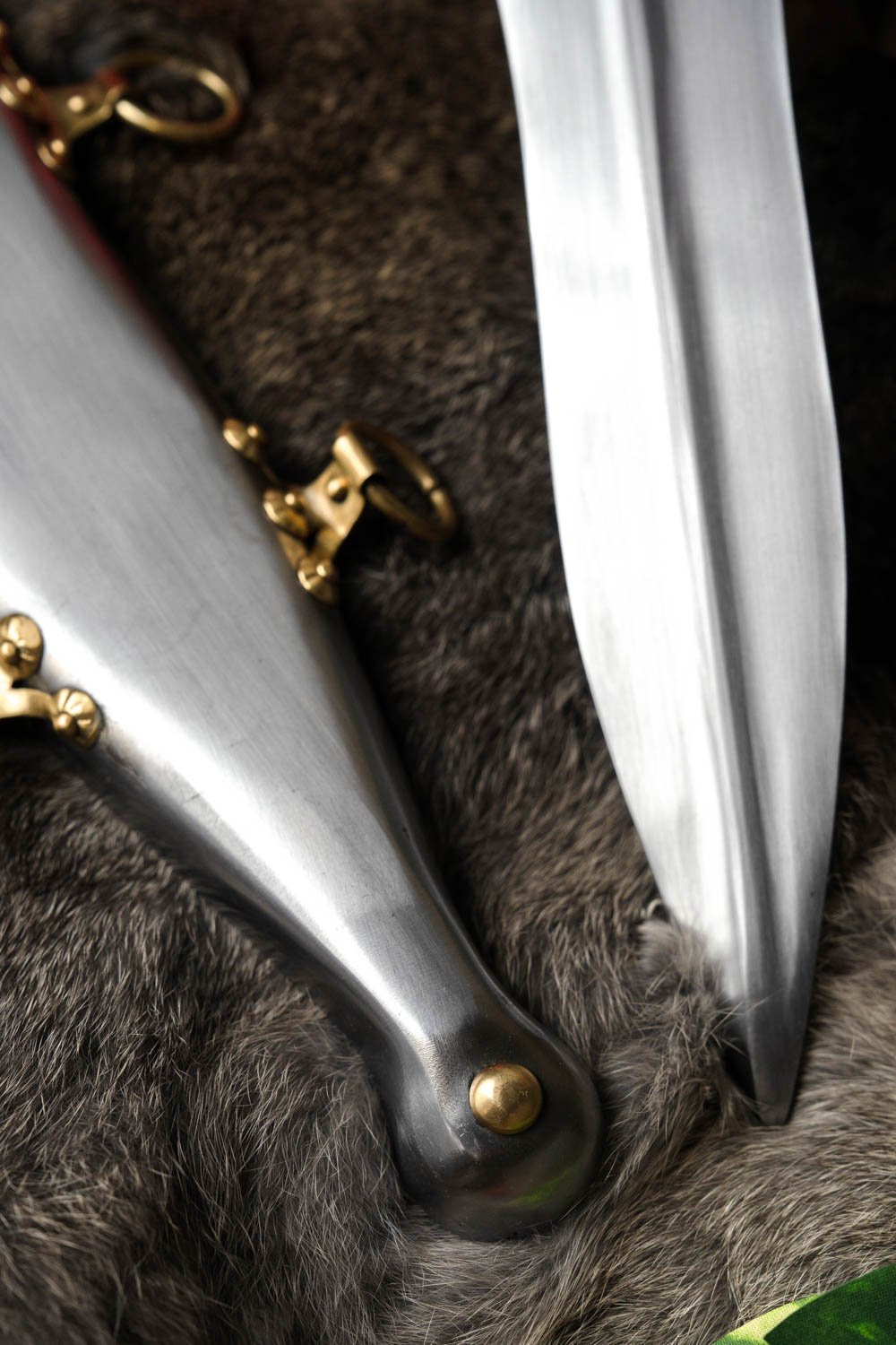 Pugio, type 2, halvskarpt