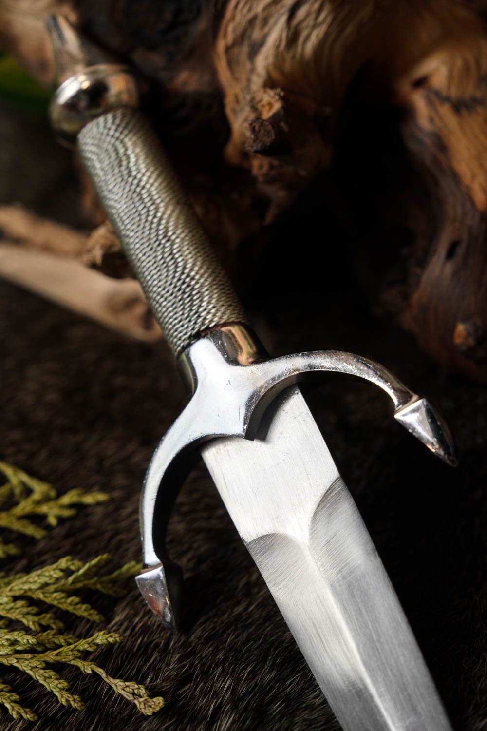 Steel ladies dagger, semi-sharp