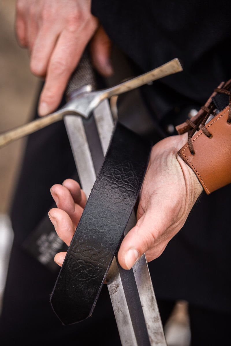 Pas z zapięciem pierścieniowym, węzły celtyckie, czarny
