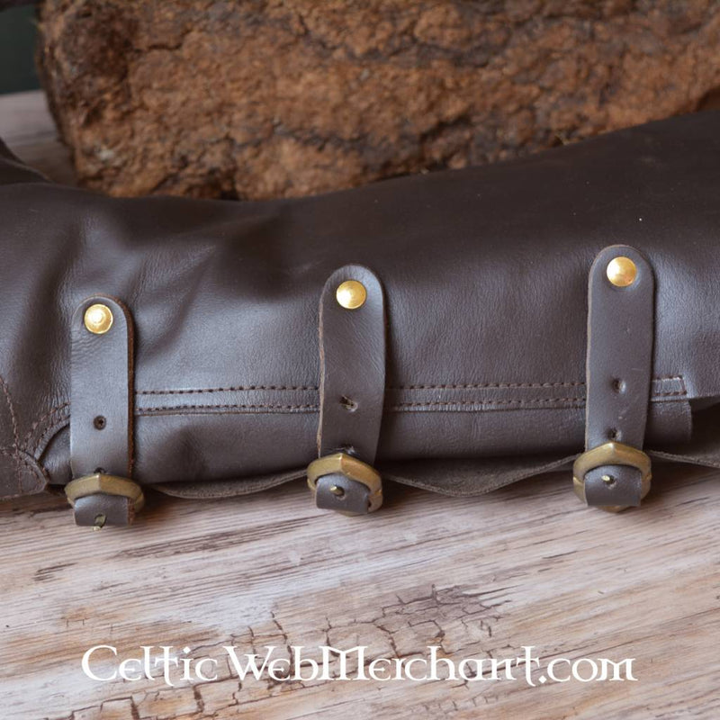 Poulaines medievales, marrón