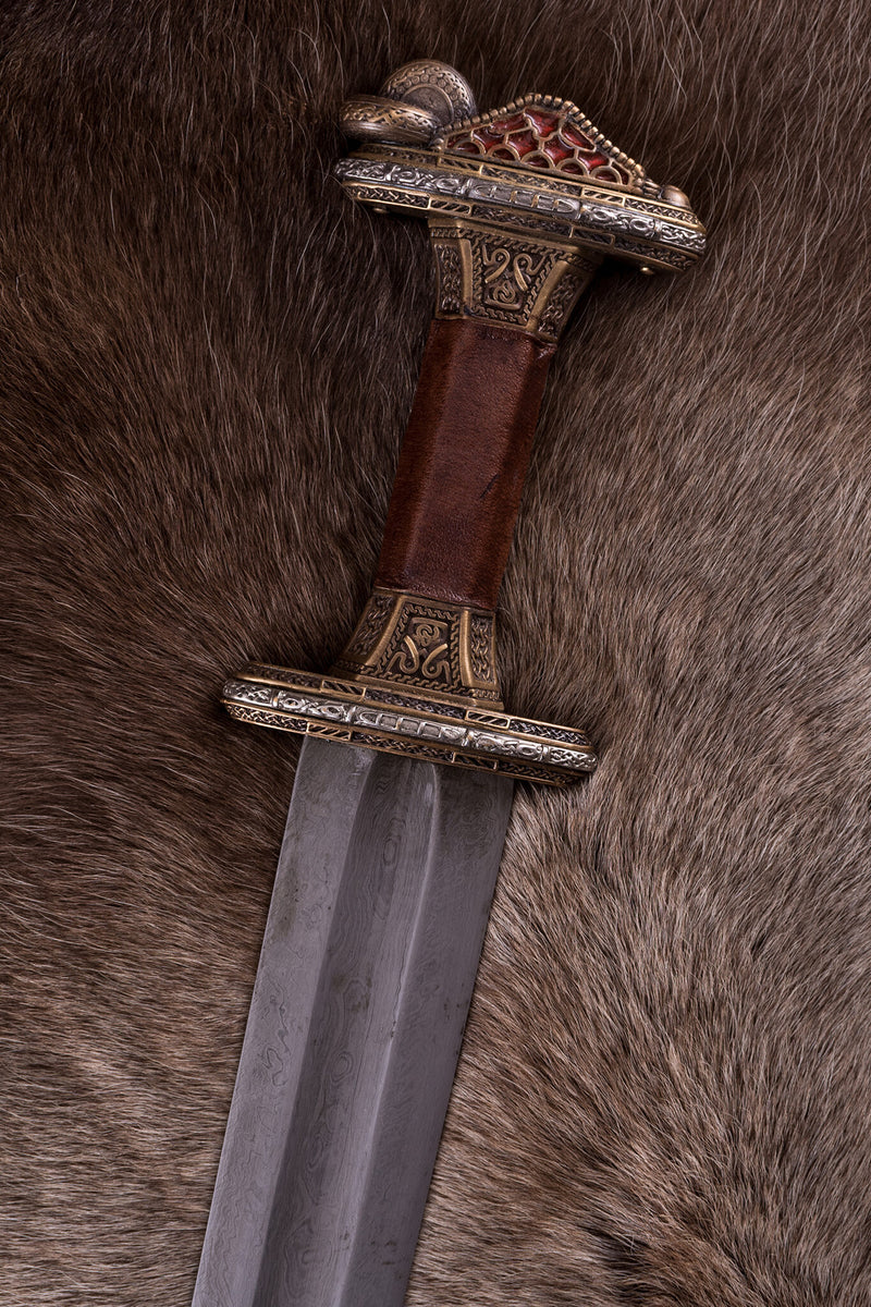 Épée Vendel Uppsala 7e-8e siècle, laiton poignée, damas, semi-tranchant