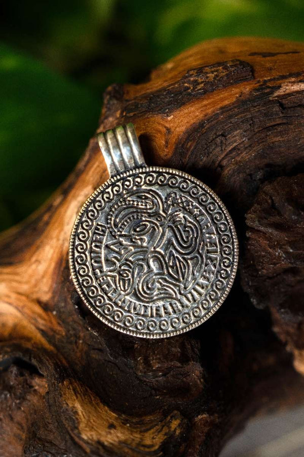 Vendel bracteate-amulet Seeland, sterling zilver