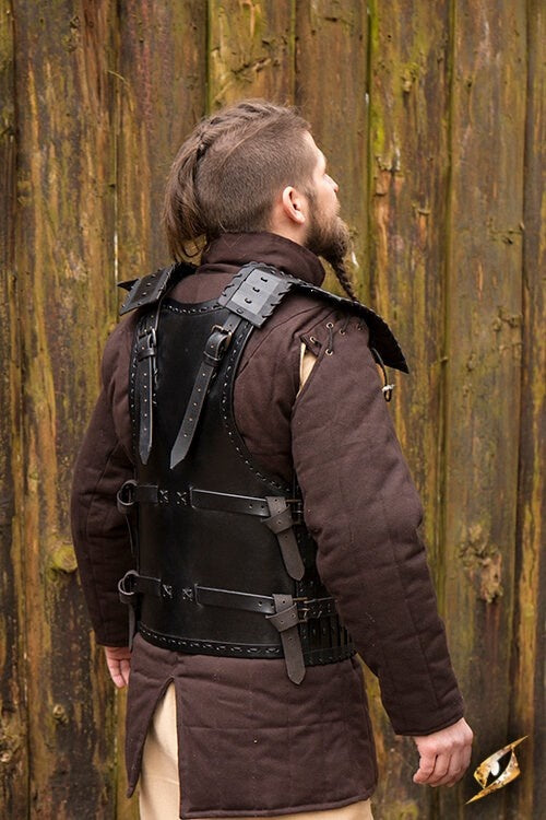 Wczesnośredniowieczna zbroja lamelkowa Visby, brązowana