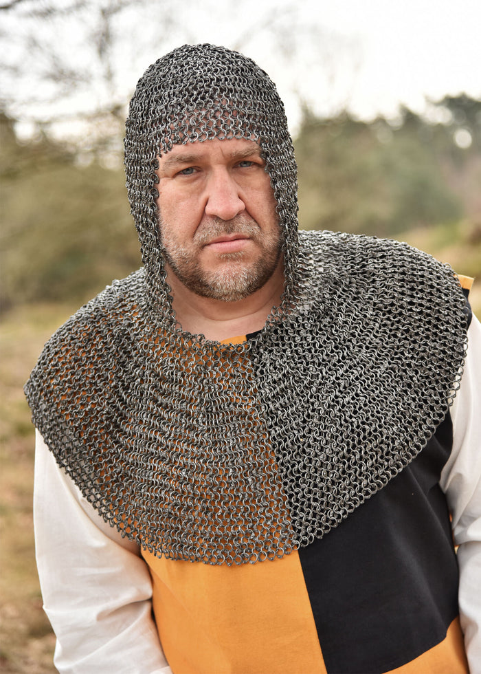 Camail avec encolure carrée, non traité, anneaux ronds-rivets ronds. 8 mm