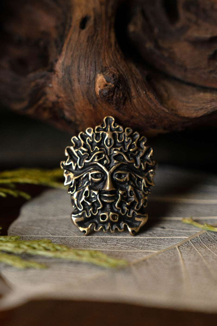 Green Man amulet, messing