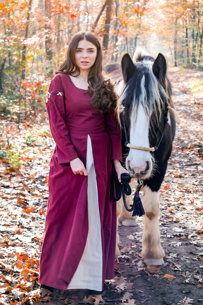 Robe médiévale Larina, rouge-naturel