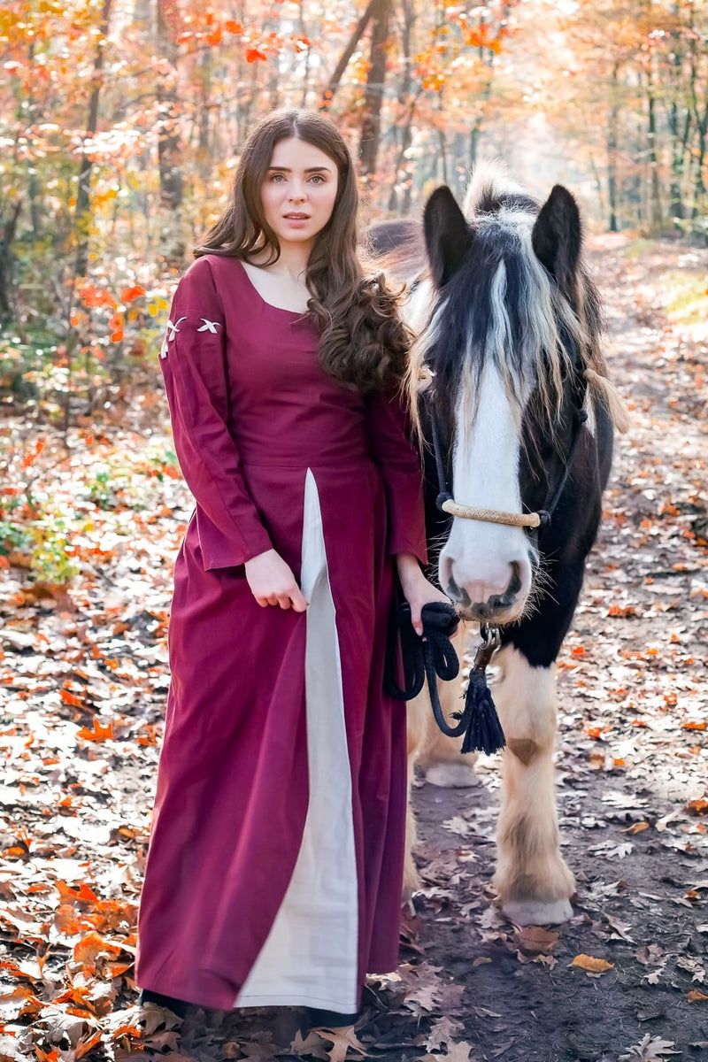 Robe médiévale Larina, rouge-naturel