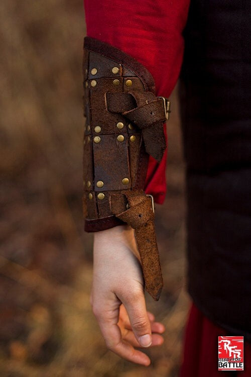 Fighter leather bracers, forearm guards, brown