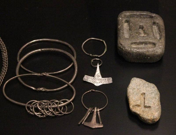 Rømersdal Thorshamer met ring, brons