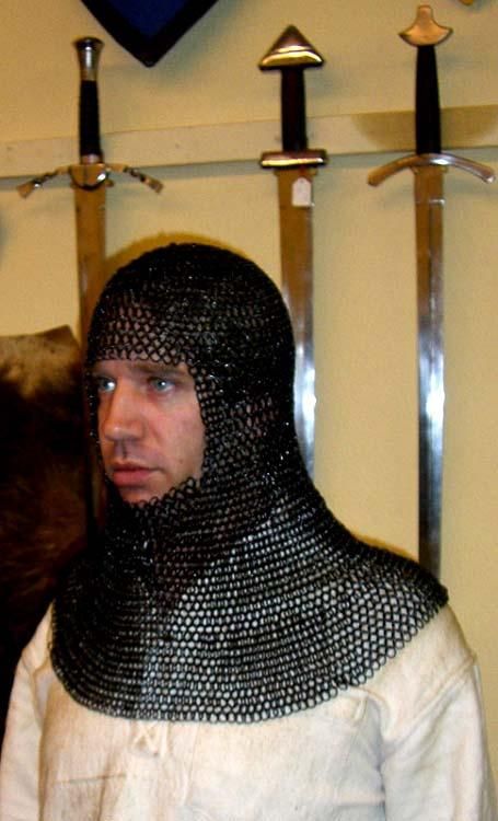 Maliënhætte med firkantet hals, bronzeret, 8 mm