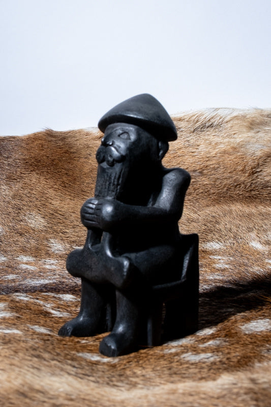 Torsfigur Eyrarland, svart