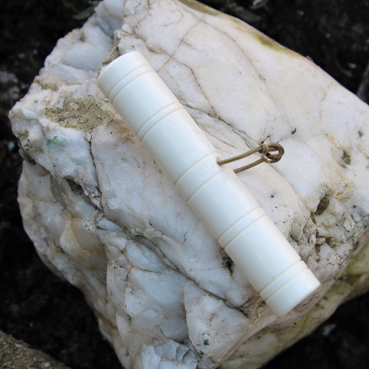 Wikińskie kościane etui na igły