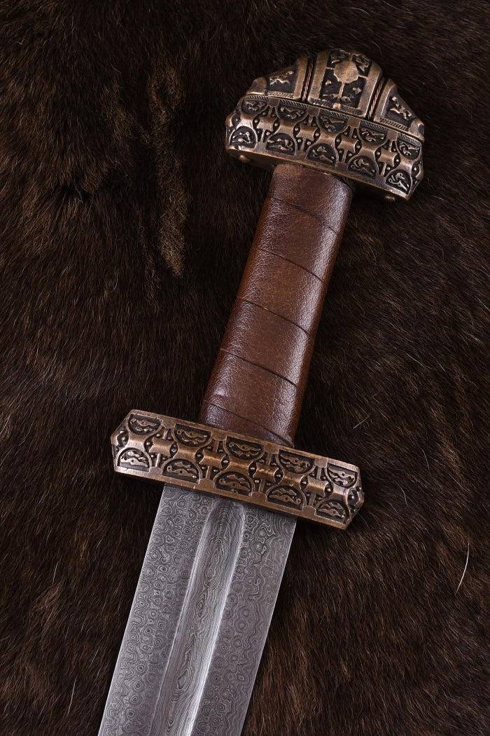 Viking sword island Eigg damascus steel, leather grip, semi-sharp