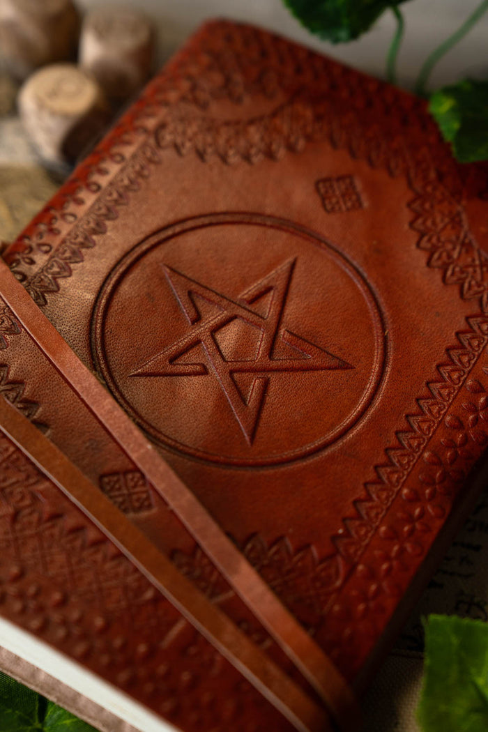 Bőr könyv Pentagram