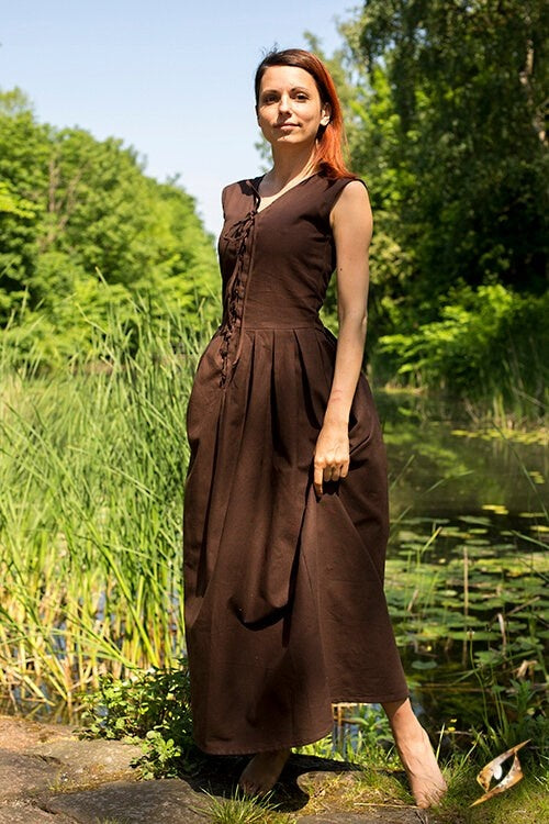 Średniowieczna kirtle Elaine, brązowa