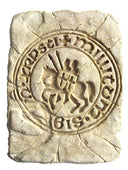 Piedra decorativa con cruz de Calatrava