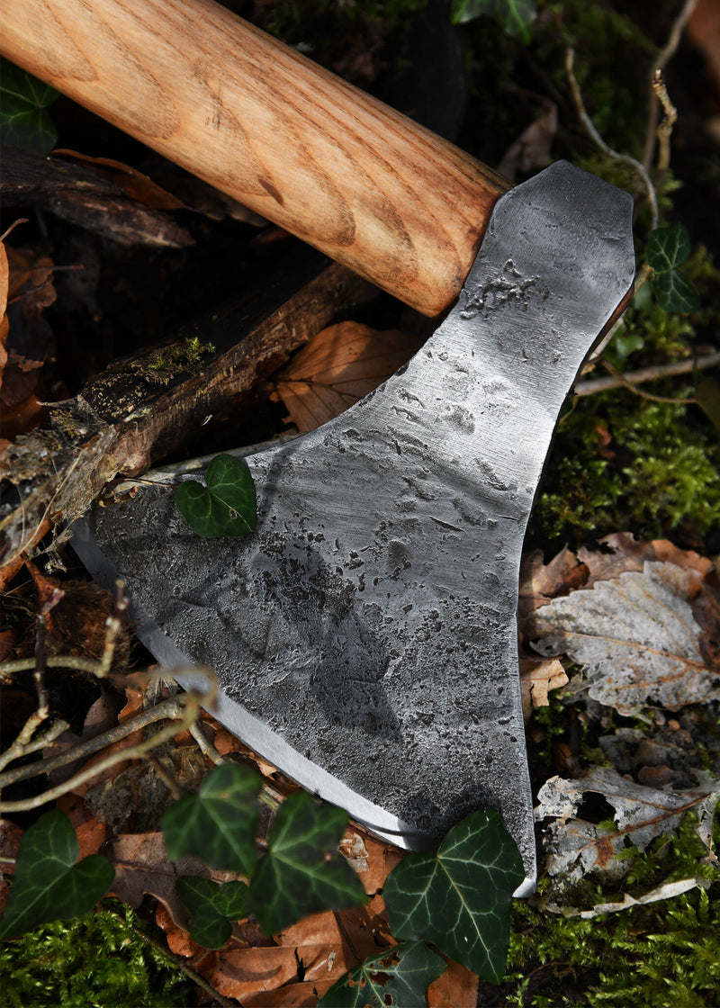 Vikingøkse, håndsmedet stål, type M, halvsleben
