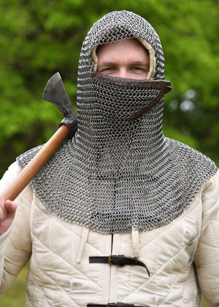 Ringhuva i ringbrynja med triangulär ventail, obehandlad, 8 mm