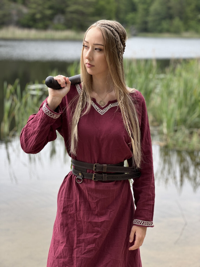 Tidlig middelalderkjole Aelswith, rød