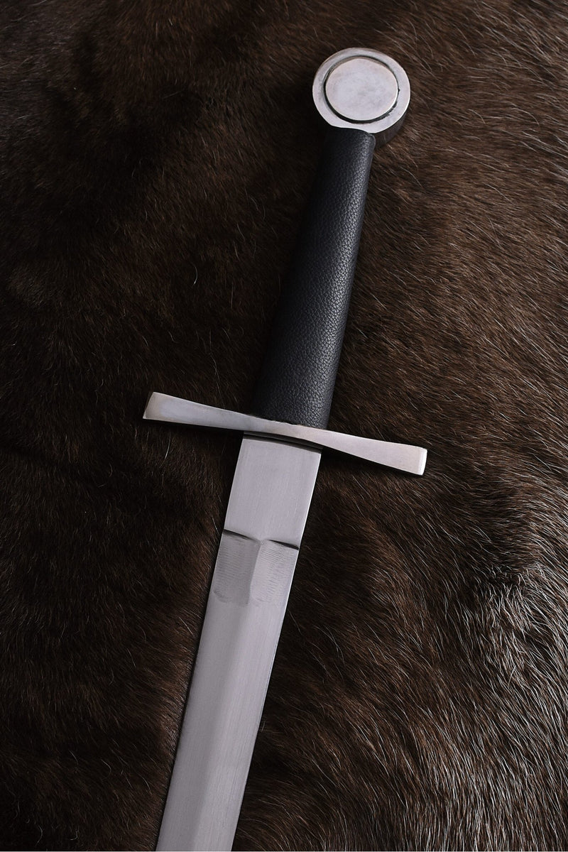 Medieval single-handed sword, semi-sharp