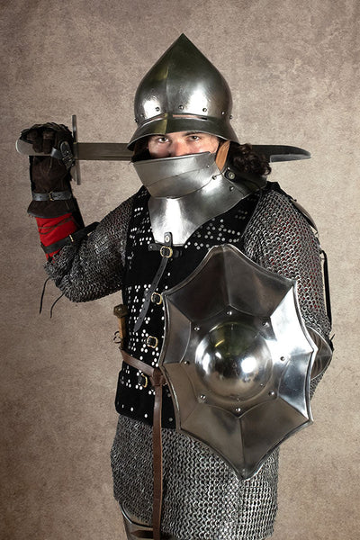 Hol dir den Look: Mann-at-Arms Stil der Rosenkriege (ca. 1450-1500)