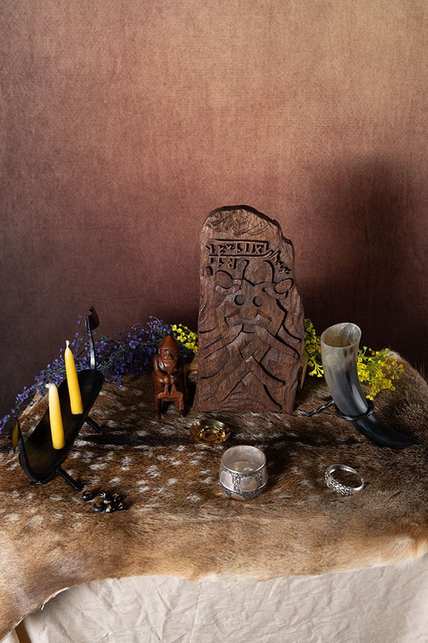 About pagan household altars