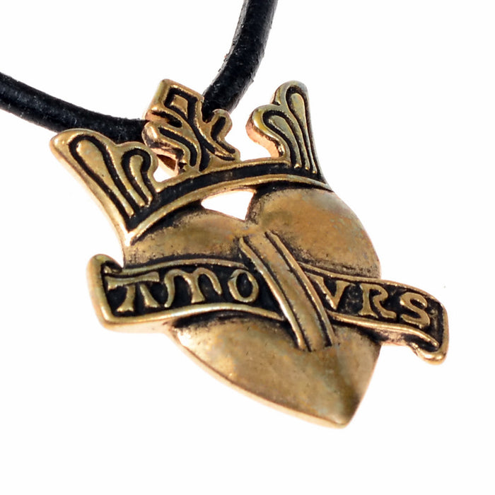 Medieval pendant crowned heart 'Amours' Valenciennes, 14th century, bronze