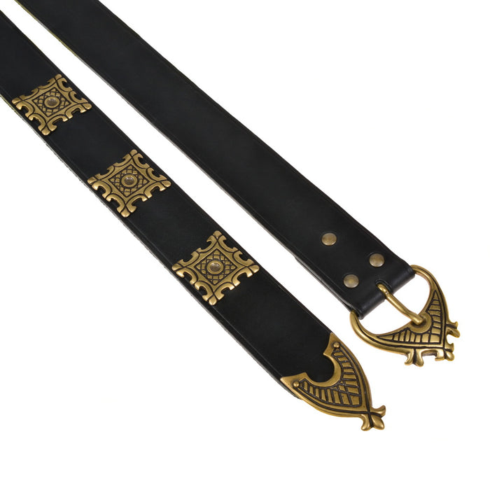 Cinto largo medieval com lingueta e acessórios, século XII, couro marrom, latão