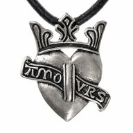 Pingente medieval com coração coroado 'Amours' Valenciennes, século XIV, bronze prateado