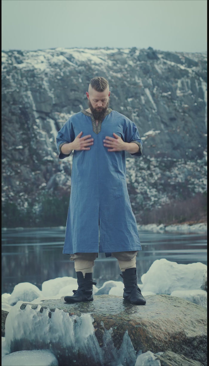 Celtic tunic, short sleeves, light blue