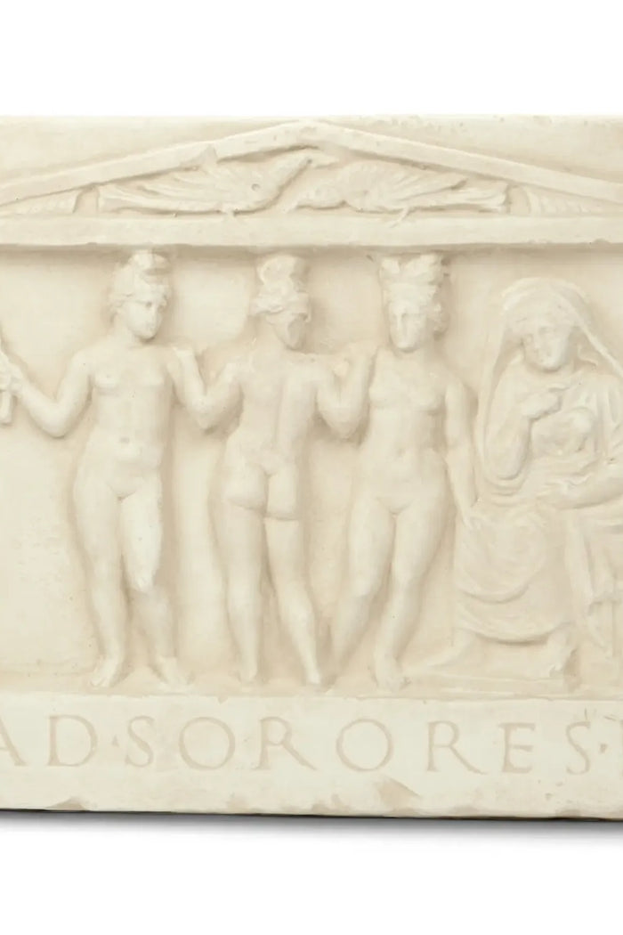 Väggrelief de tre gracerna, ad sorores, Alabastgips