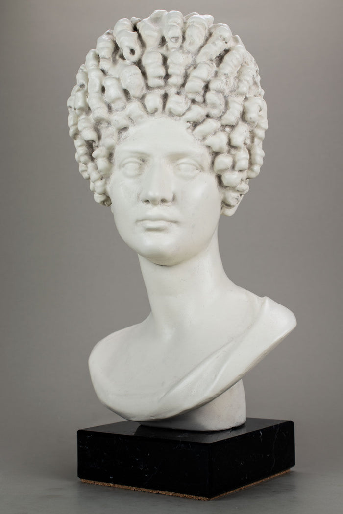 Buste de femme romaine, coiffure flavienne, plâtre d'albâtre