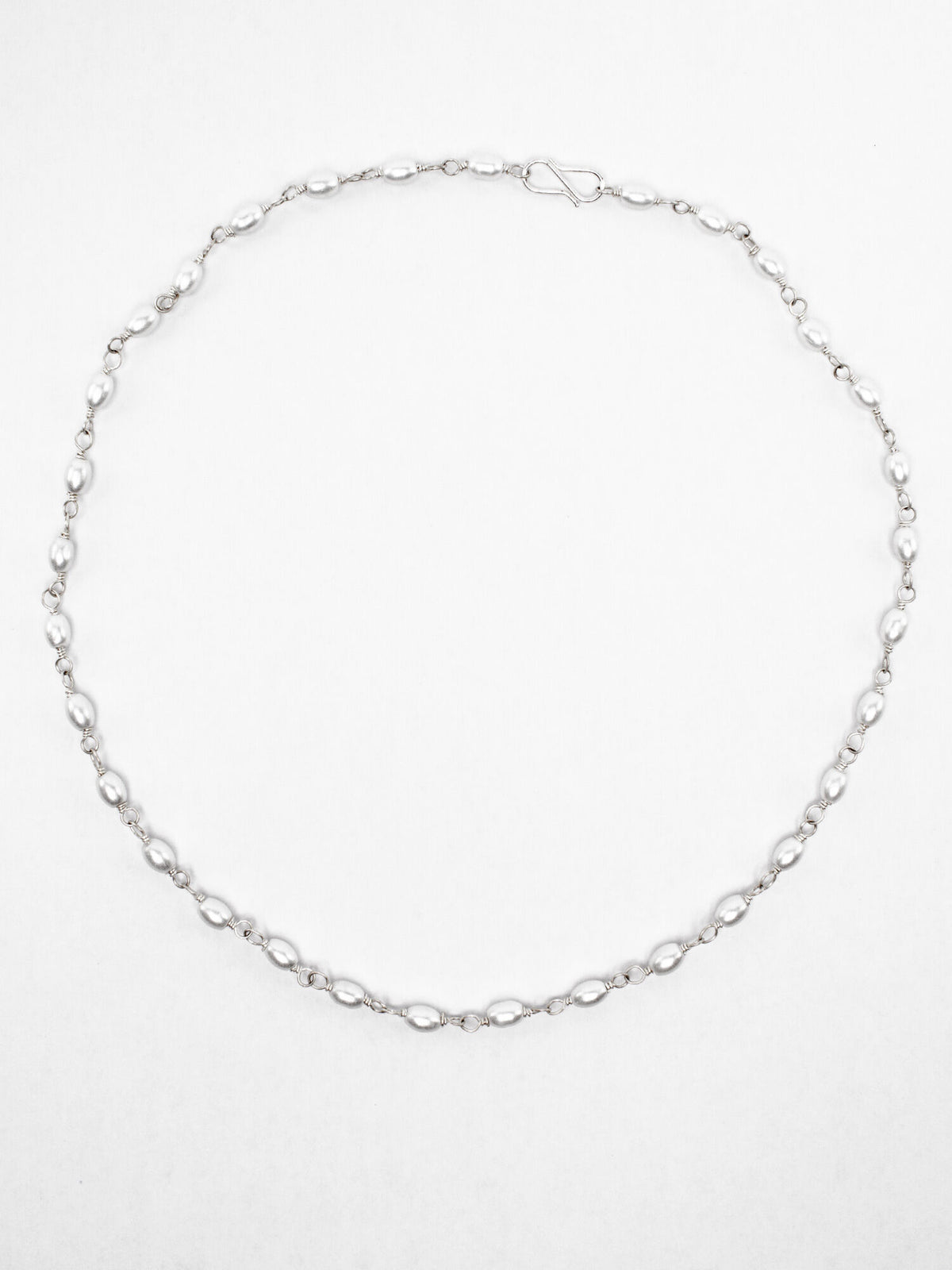 Colar romano Octavia com pérolas transparentes