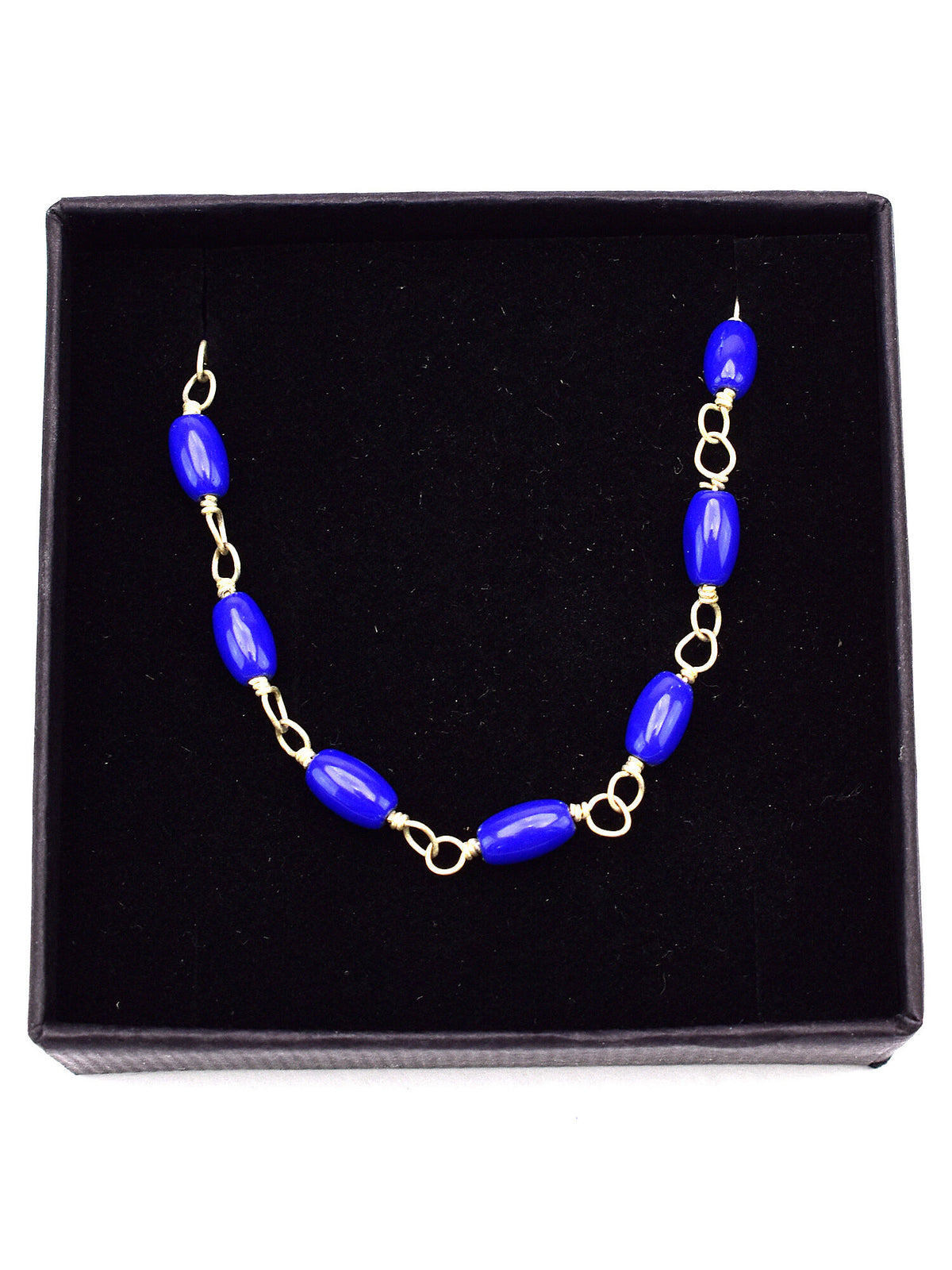 Collar romano Cornelia con piedras ovaladas azul oscuro